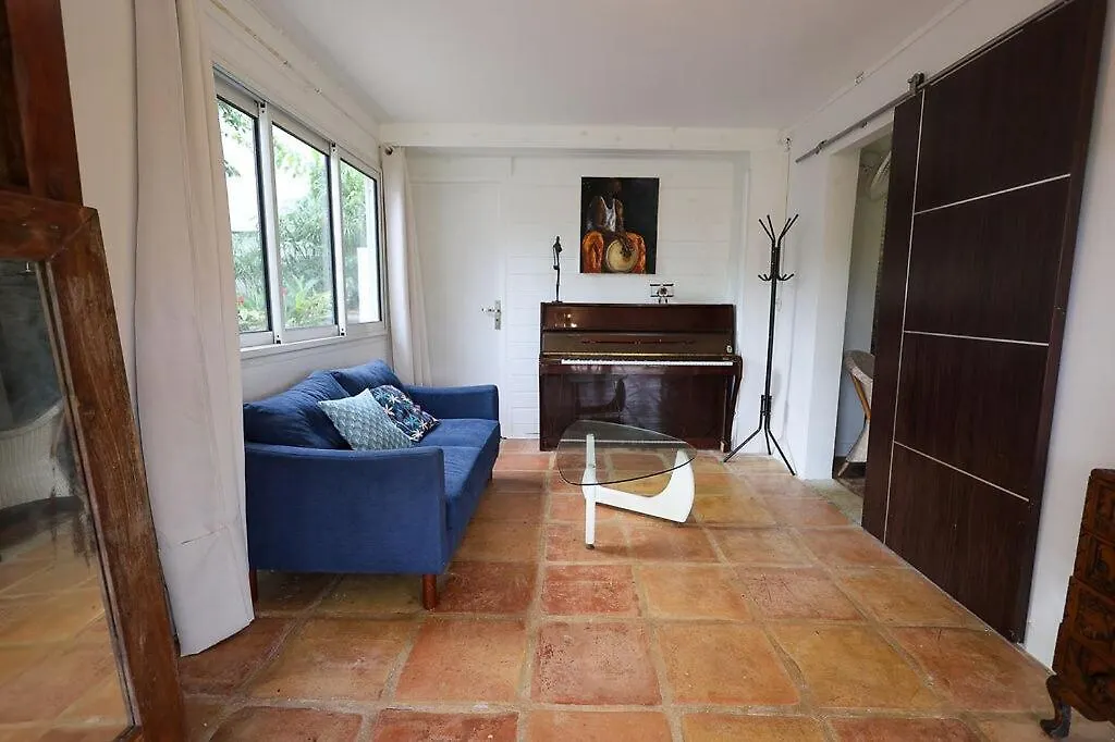 Villa Old Charm Waterfront, Pool And Beach 르 고지에