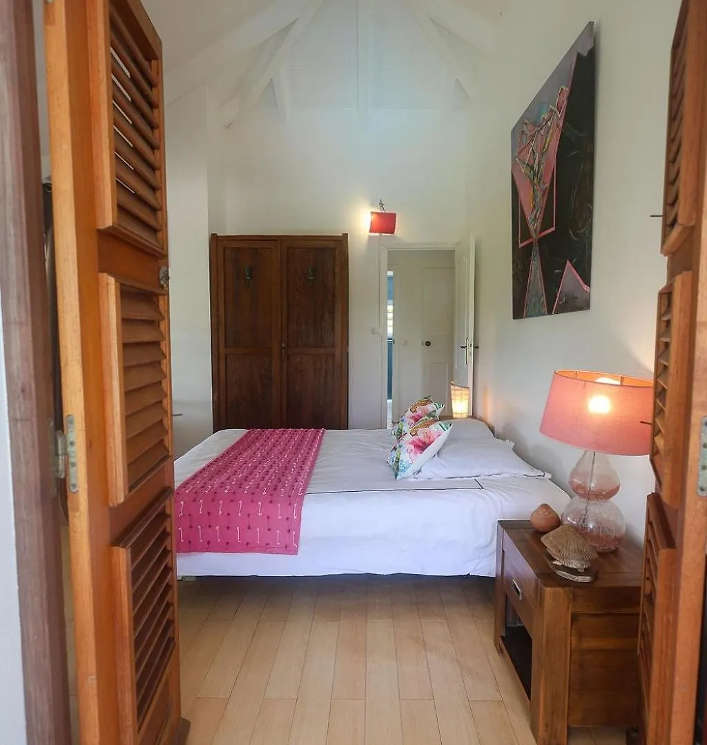Villa Old Charm Waterfront, Pool And Beach 르 고지에