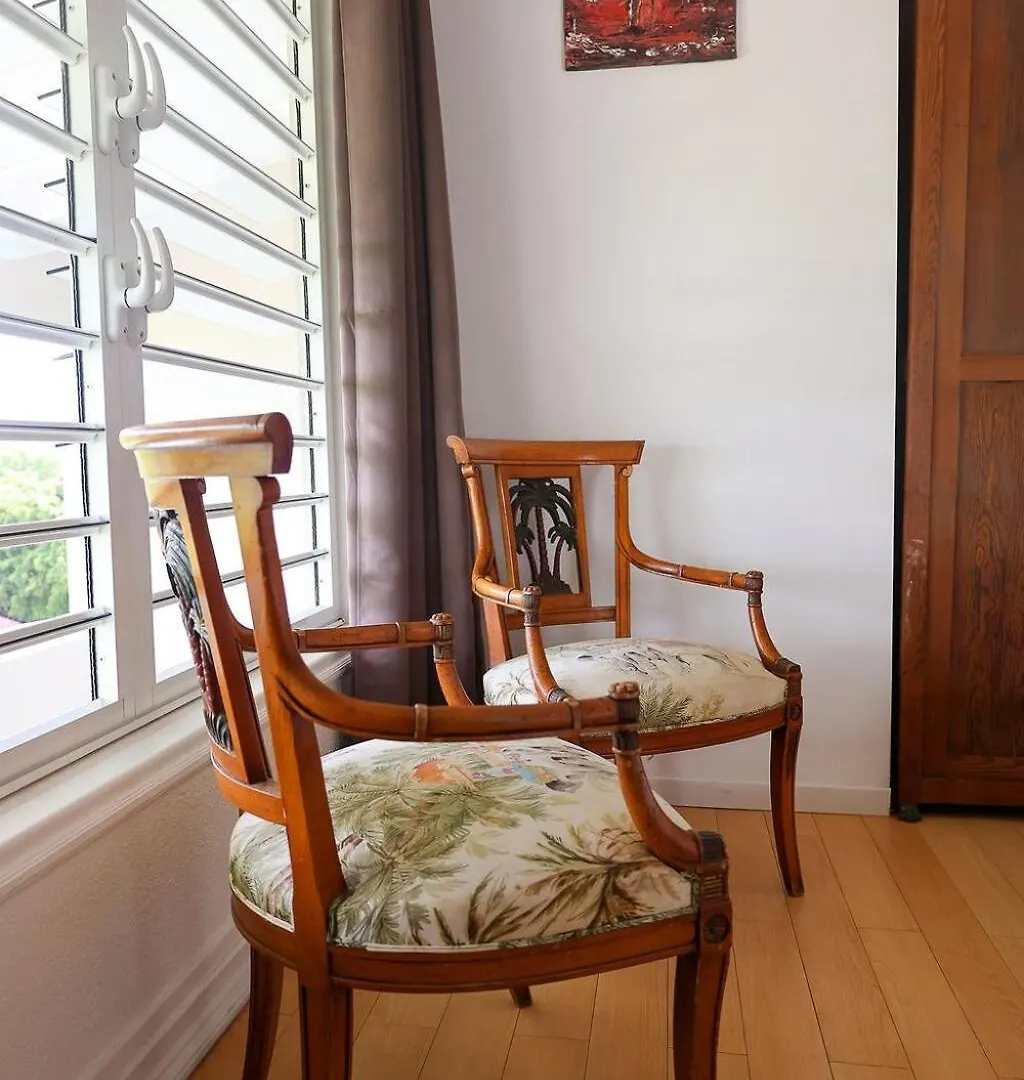 Villa Old Charm Waterfront, Pool And Beach 르 고지에