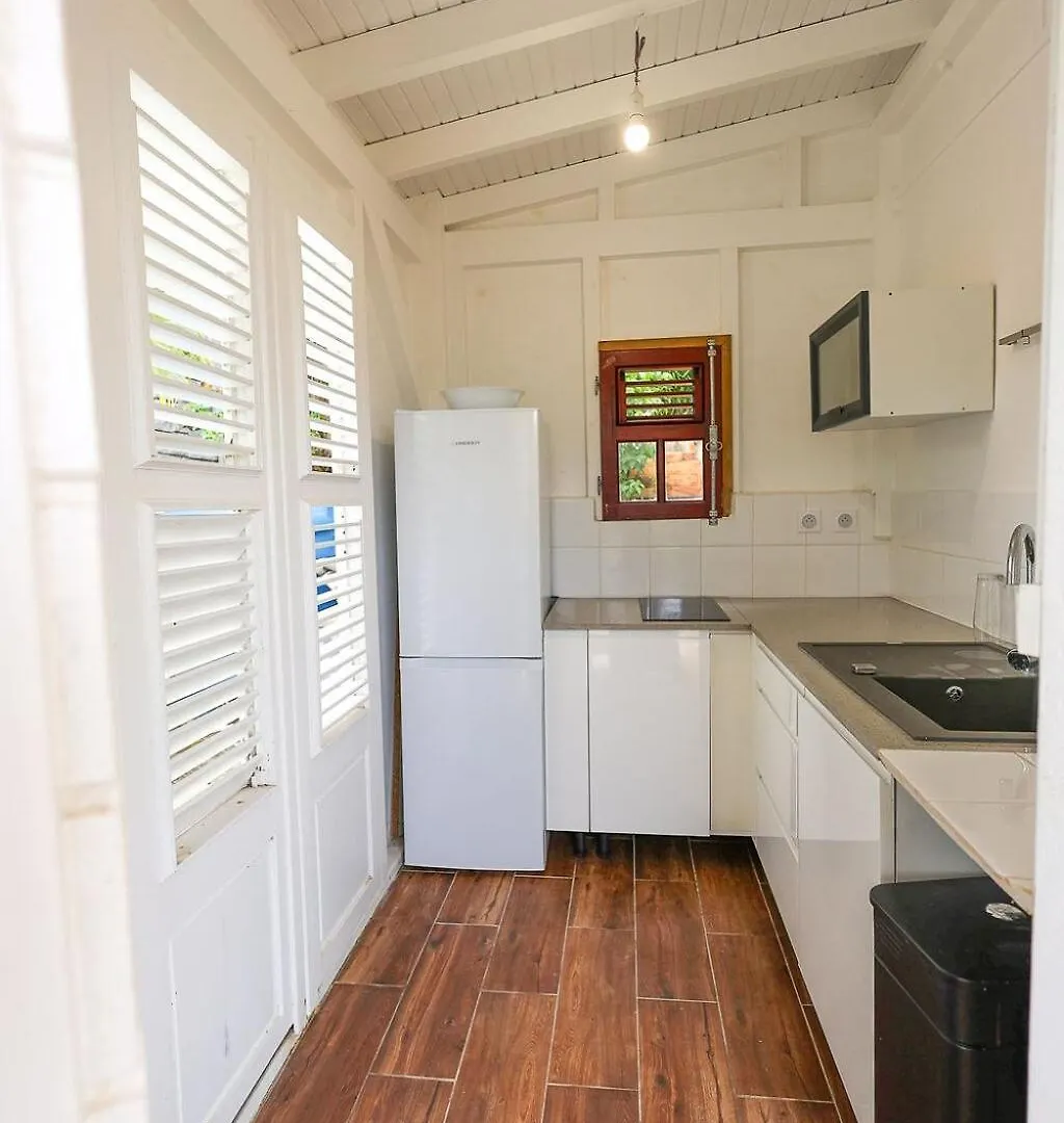 Villa Old Charm Waterfront, Pool And Beach 르 고지에