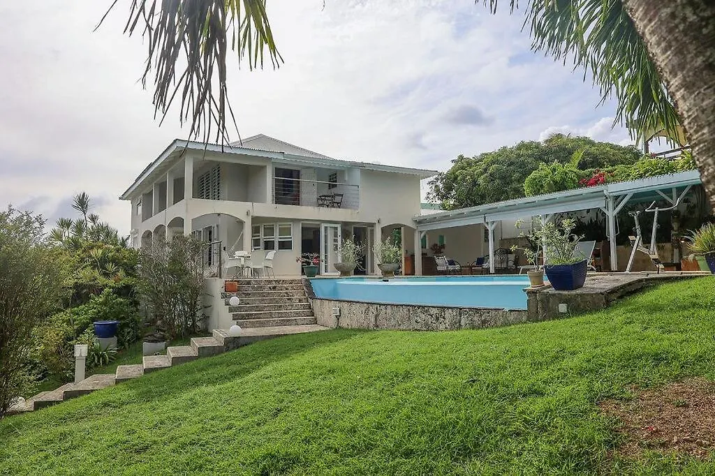 Villa Old Charm Waterfront, Pool And Beach 르 고지에 0*,  과달루프